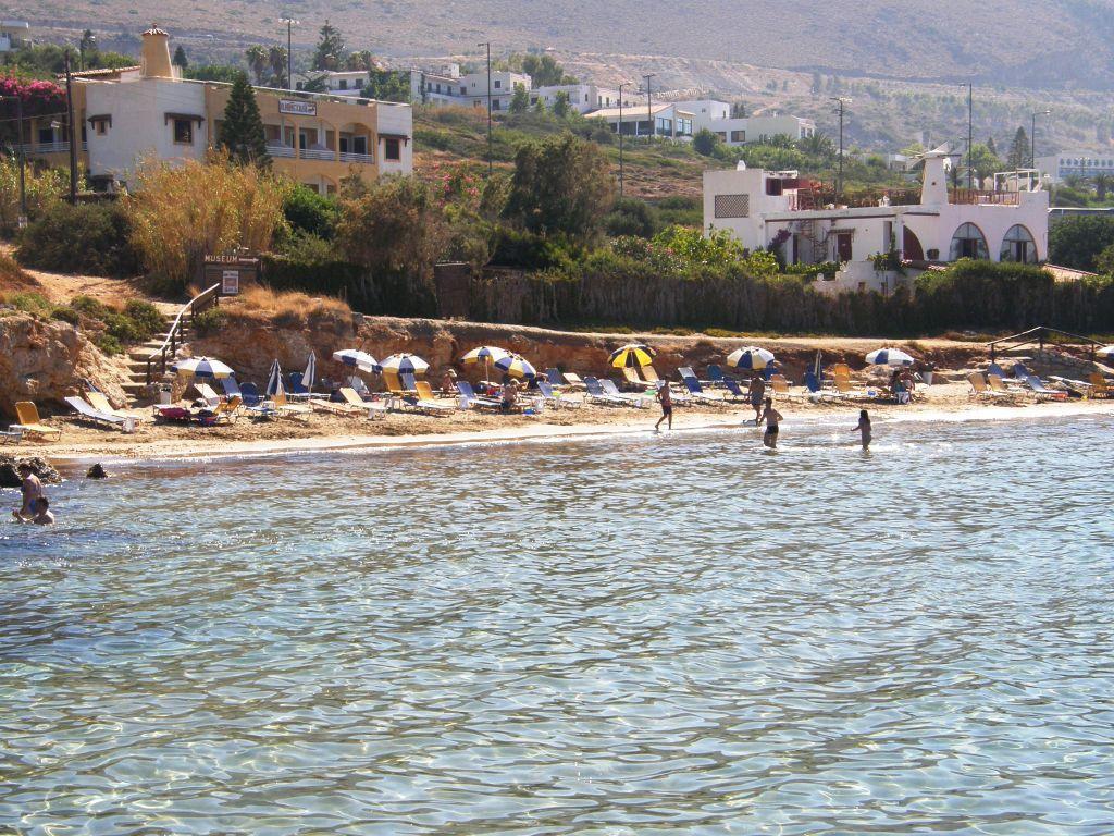 Iliostasi Beach Apartments ヘルソニソス エクステリア 写真